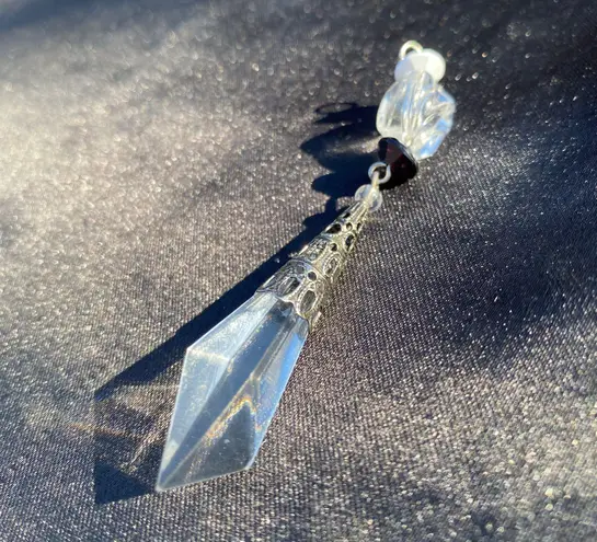 Vintage Acrylic Crystal Cut Pendant Silver