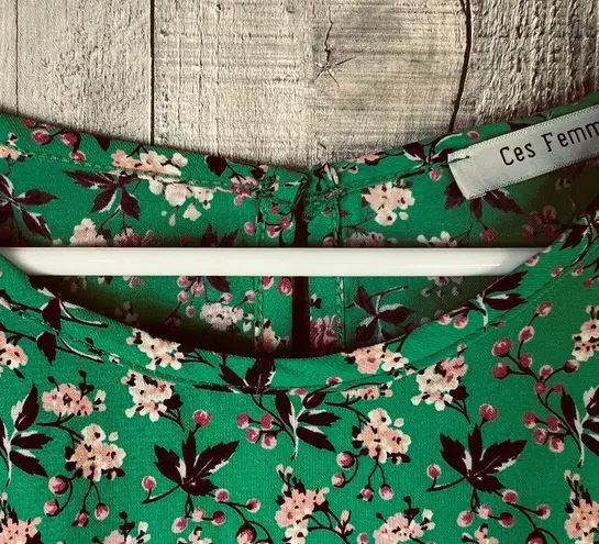 Ces Femme 2X Green Too w/Floral Print w/Keyhole Button Closure & Bell Sl…