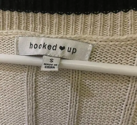 Hooked up Cable knit sweater vest