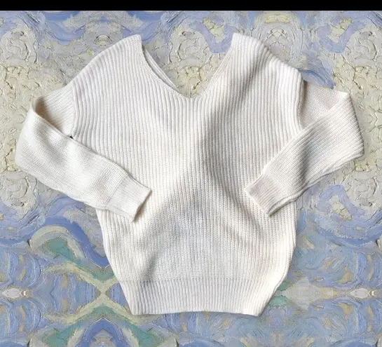Montrez Boutique Ivory Knit V Neck Back Twist Knotted Sexy Sweater Sz. S