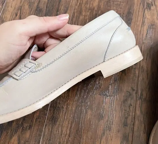 Tod's TOD’S • Penny Loafers beige ecru low heel almond toe Italian leather