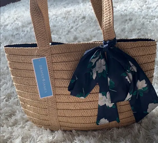 Draper James NWT Straw Bag (removable scarf)