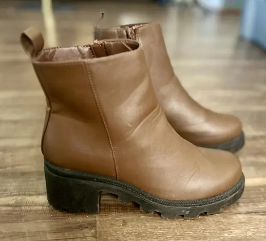 Chelsea Boots for Women, Brown W/Heel and Zip Up Ankle Boots Size 9