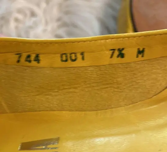 MILA Women's Yellow Flats size 7.5M leather flats color yellow