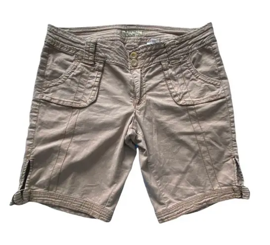 Paris Blues Beige Bermuda Shorts Size 13