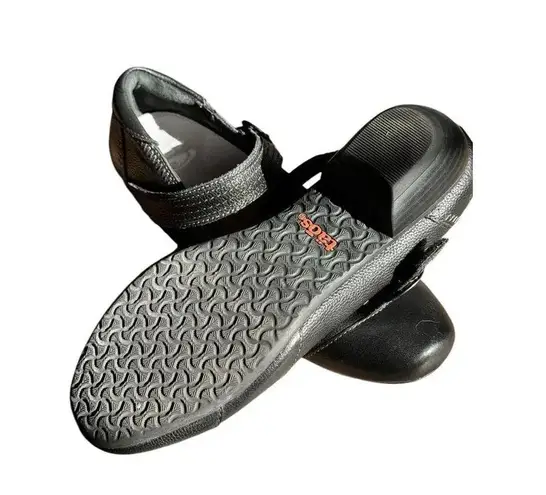 Taos Women's Virtue Mary Jane Black 7,5/38