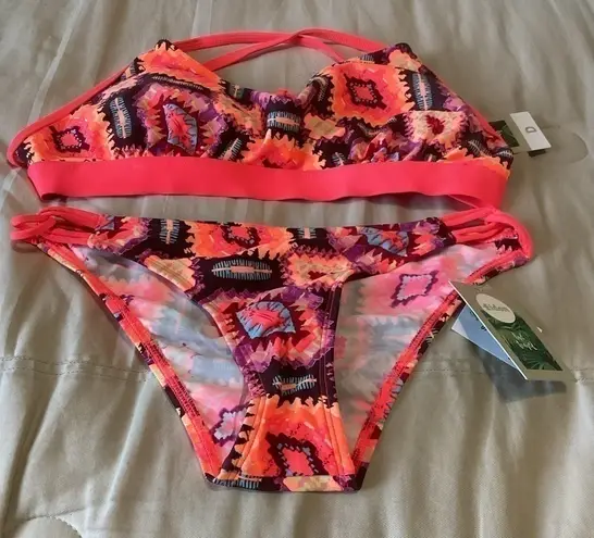 Eidon Surf bikini xsmall bottoms D cup top Size undefined