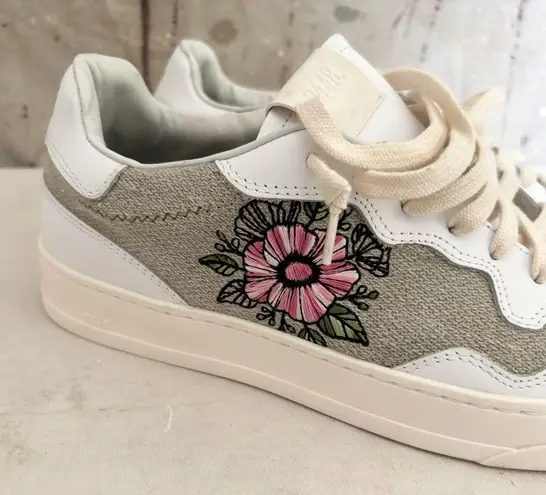P448 Bali Canvas Embroidered Flower Sneakers