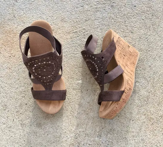 Yellow Box Nyellie Platform Strappy sandals heels high 7.5