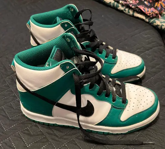 Nike Dunk High Sneakers