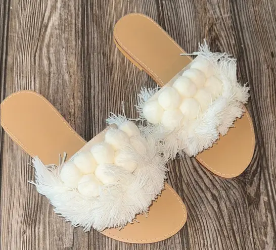 Women's Cream Fringe Slide Sandals size 7 Pom Pom fringe NEW comfy