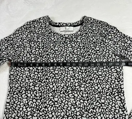 YYigal Crewneck Leopard Sweatshirt Size S Casual Animal Y2K Layers Maximalist Gray