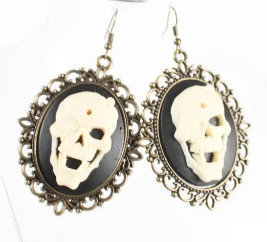 Skull Steampunk Gothic Victorian Cameo Earrings – XLRG, Bronze Tone Metal Brown