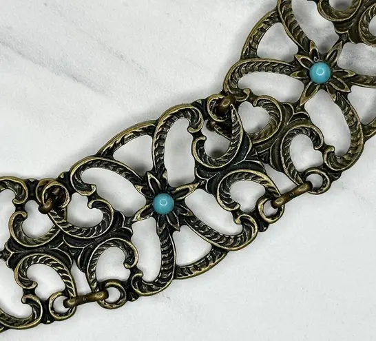 Y2K Chunky Blue Studded Flower Gold Chain Belt β¨