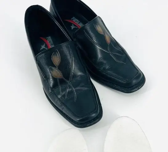 Pikolinos  Black Loafers with Leaf Design Size 5