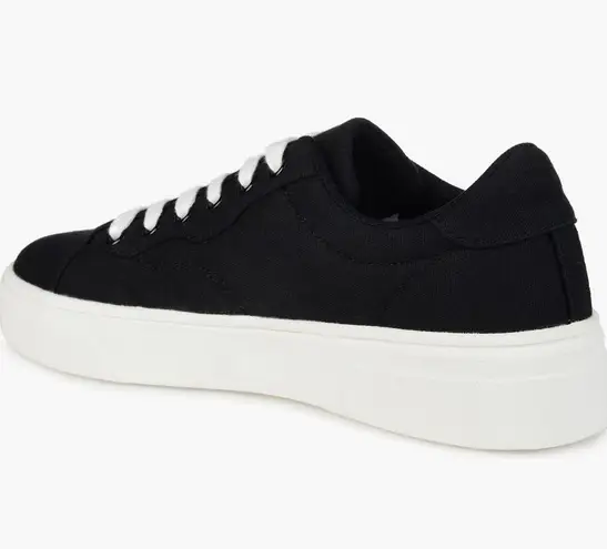 Journee Collection Jennings Black Platform Lace Up Canvas Sneaker Size 7