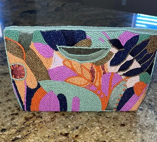 Antik Kraft | Beaded Clutch w/ Crossbody✨