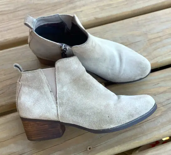 Blondo suede leather booties 🍁🍁