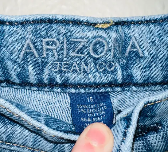 Arizona Jean Company Arizona Jean Co. Light Wash Denim Highest Rise Mom Jean