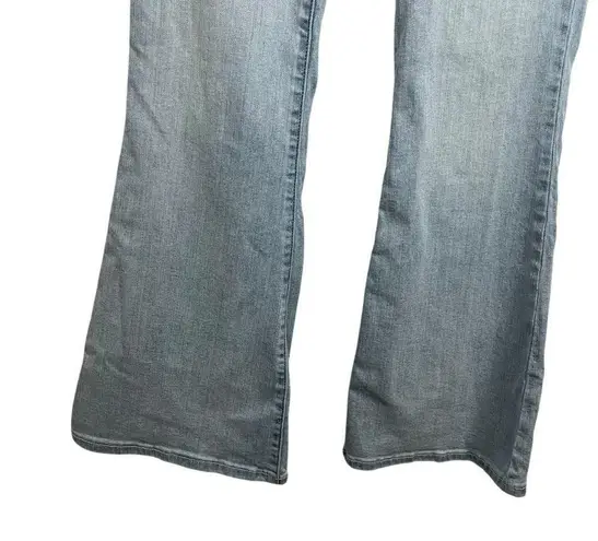 Elizabeth and James High Rise Flare Leg Jeans in Light Wash Size 29