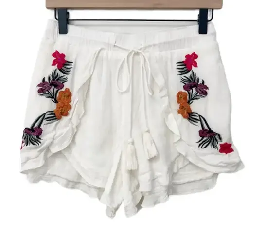 Lovers + Friends  Serene Shorts in White‎ Embroidered Floral size Small - Image 1