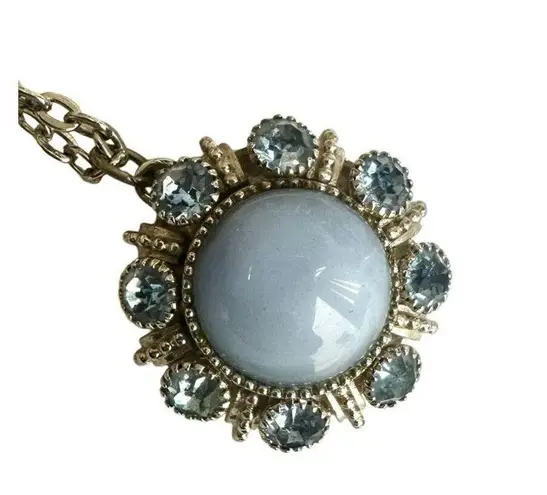 Vintage Avon Moon Magic Blue Cabochon Rhinestone Pendant necklace