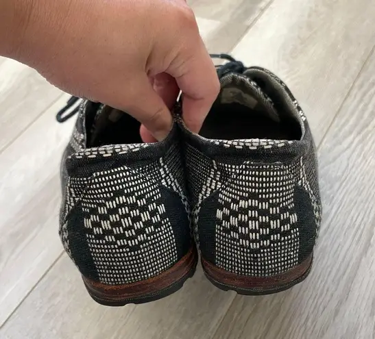 Osborn Handmade Cotton Ikat Print Oxford Sneakers Black (size 9) guatemalan