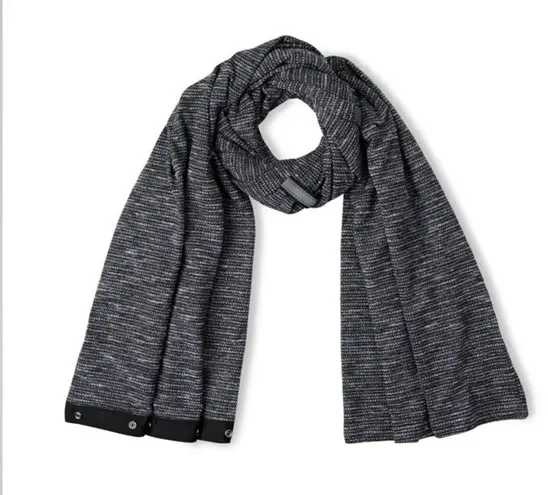 Lululemon  Vinyasa Scarf
Coco Pique Black White