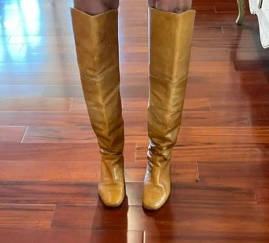 Vibram BOHO FESTIVAL DISTRESSED LEATHER KNEE HIGH FLAT BOOTS TAN