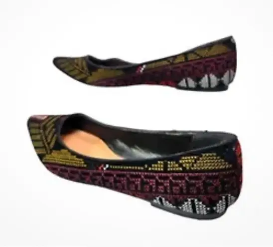 Rampage  FLATS Size 9.5 slip on flats embroidered pointy toe multicolor Aztec