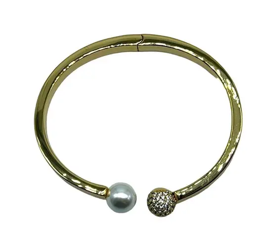 NEW REAL SIMPLE fashion gold bracelet with a pearl and mesh ball at each end