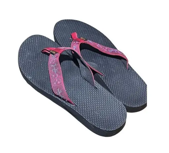 Teva Woman’s Thong Flip Flop Sandals Size 8 Burgundy Black w/Geometric Design