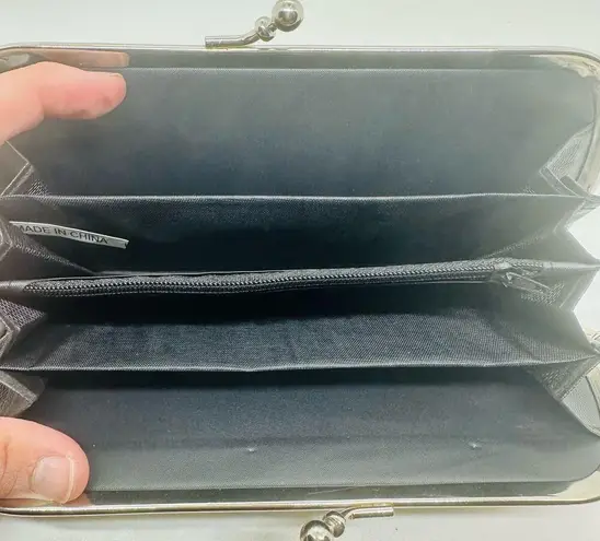 NWT Perfect Image Houndstooth Vinyl Green White Patter Snap Closure Wallet