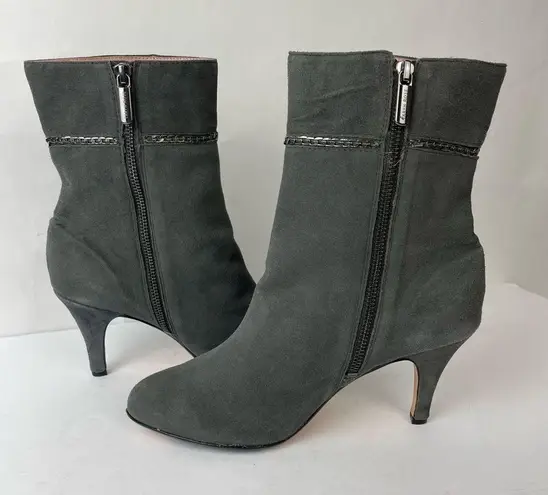 Taryn Rose  size 8.5 M Gray Suede Heeled Ankle Booties Boots Chain detail EUC