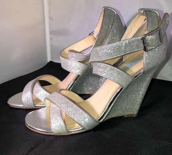 Blue by Betsey Johnson Wedding Line Silver Sparkle Wedge Heels Size 7.5