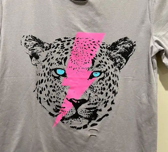 C + D+ M Leopard Tiger Lightning Bolt Distressed graphic tee Grey Size Small