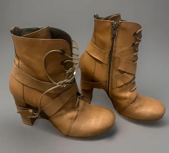 Vic Matie Leather Buckle Healed Boots Size 8 Zip Closure Lug Sole 38