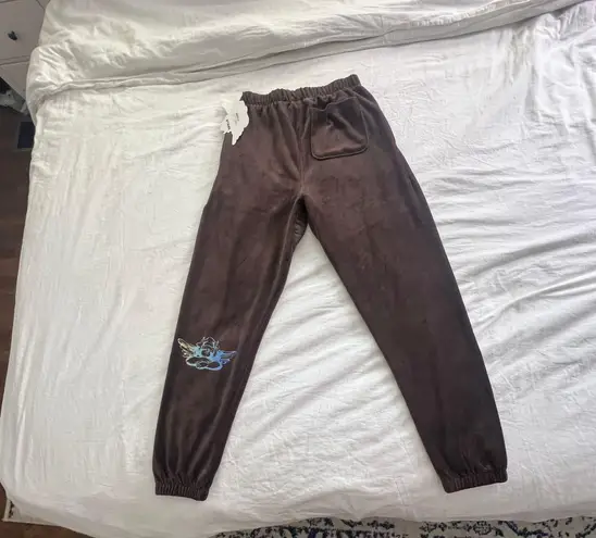 Boys Lie “only time will tell” brown velour velvet graphic jogger sweat pants M