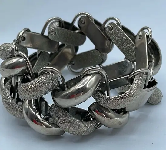 Vintage big link silver colored chain bracelet.