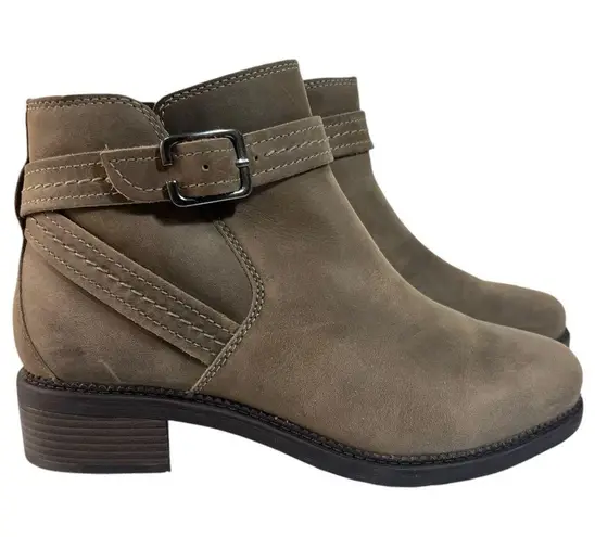 Clarks  Maye Strap Leather Ankle Boots Dark Taupe 8W