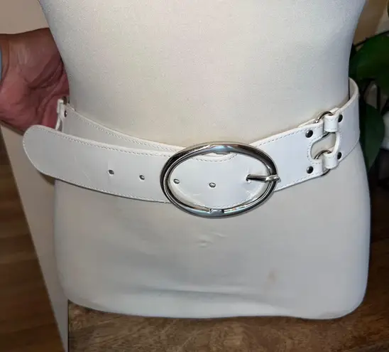 Womens White Leather Belt Size S Silver Oval Buckle Fashion Accent