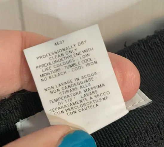 Moschino Black Wool Tweed Classic Straight MIDI Skirt W-384 Size 8