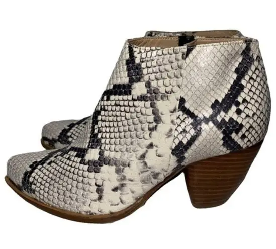 Alberto Zago Women’s Size 36.5 6 Black White Python Snakeskin Ankle Boots