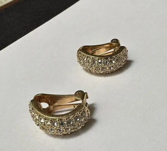 Roman Signed Rhinestone Gold Tone Clip On Earrings
