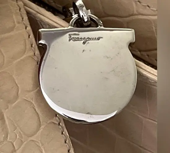 Salvatore Ferragamo Ferragamo Elegant Tan Crocodile-Embossed Shoulder Bag