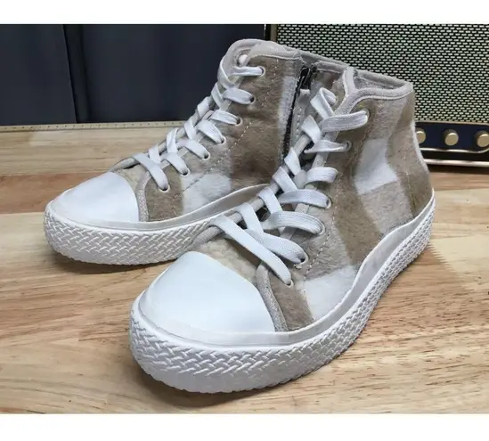 Dolce Vita Veola Plush Sneaker Women's 6.5 White Tan Plaid Fleece Athletic Shoes