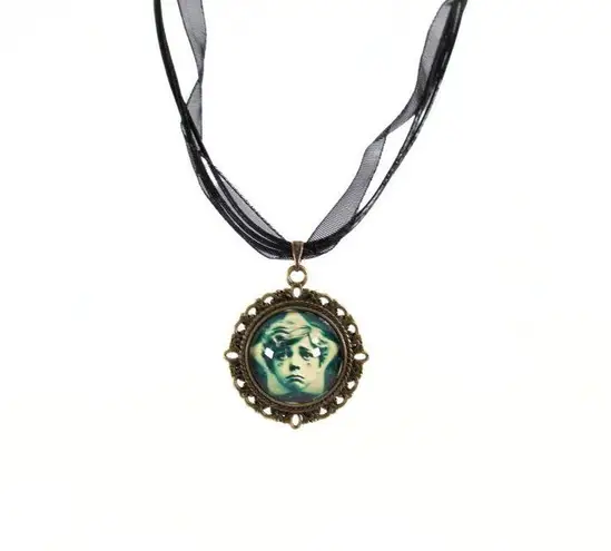 Handmade Gothic Victorian "The Pouting Star" Retro Pendant Necklace Avant Garde Unique