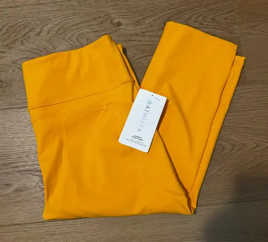 Athleta New Ultimate Stash II Capri Leggings Gold Yellow Size XL