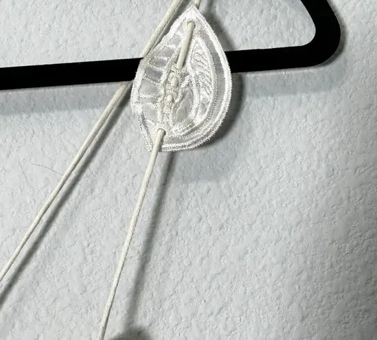 Zac Posen Cream Leaf Embroidered Spaghetti Strap Cotton Top Sz 4