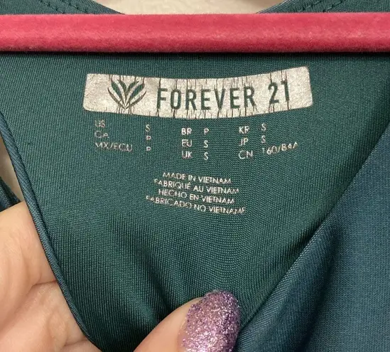 Forever 21  Ombré Crop Sports Bra Top